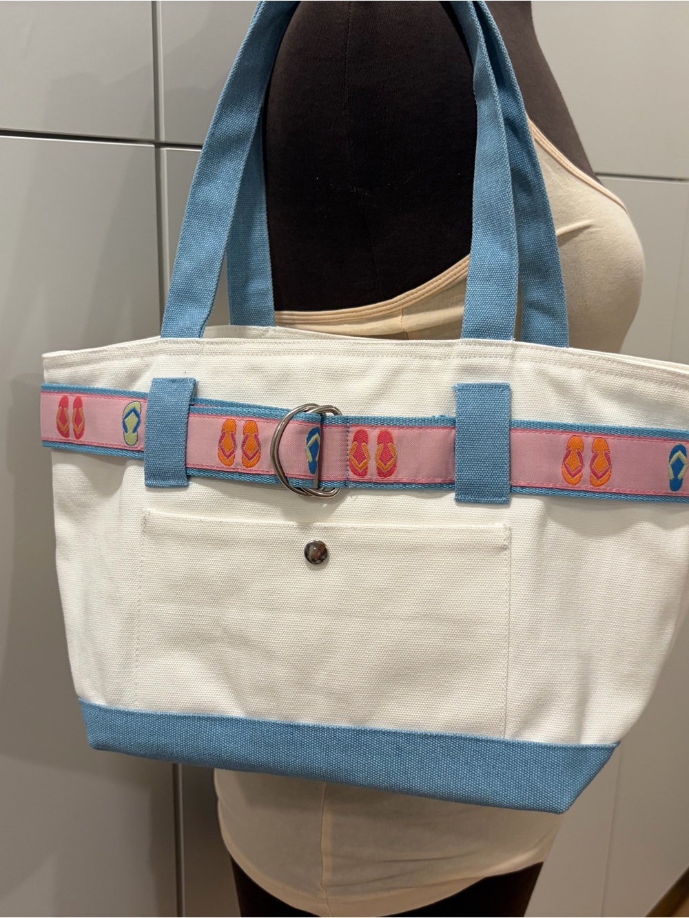 NWOT Heavy Canvas Beach Tote Bag Blue Trim embroidered Flip Flop Detail